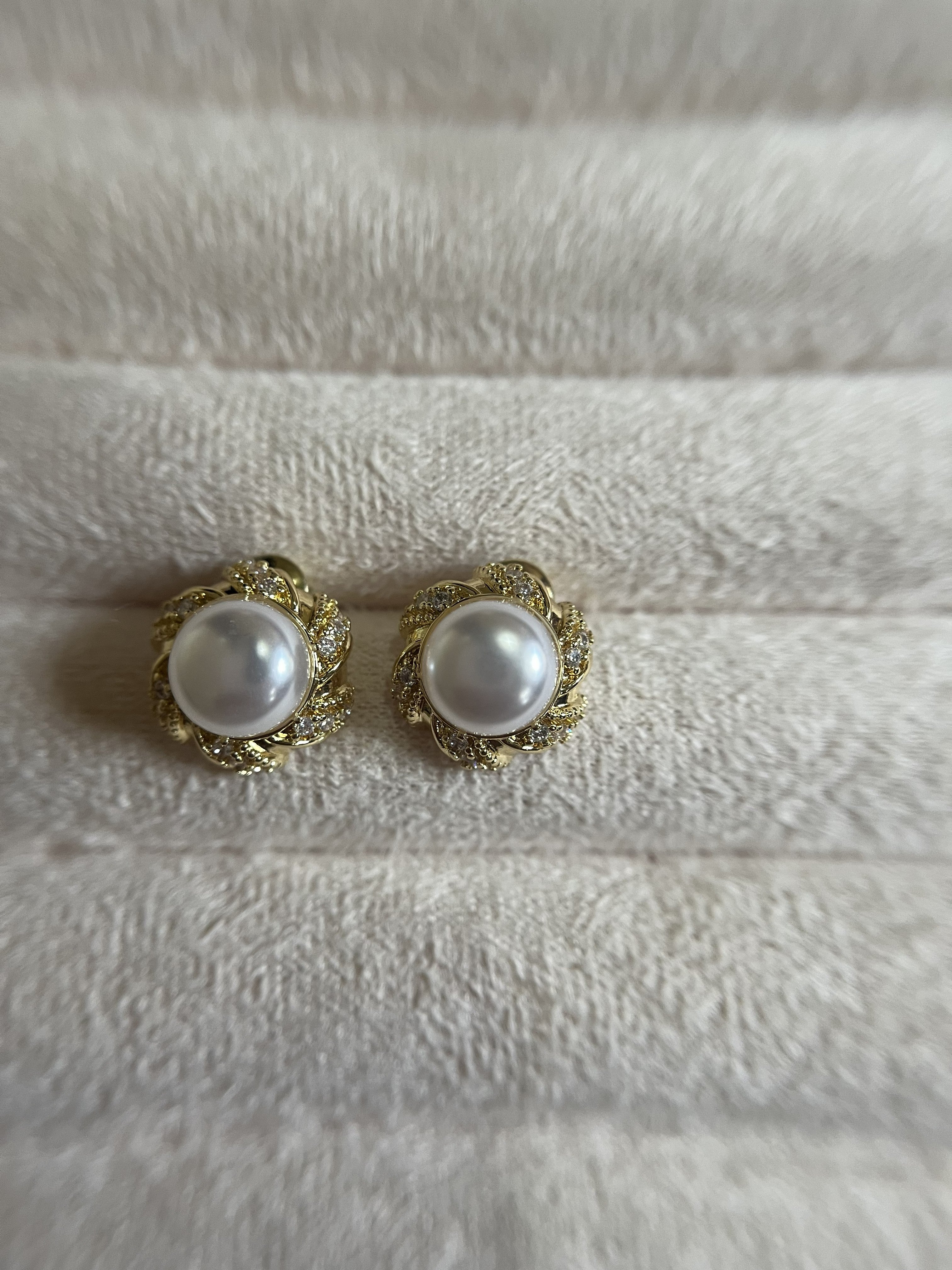 Pearl Bloom Stud Earrings - House of Alanki